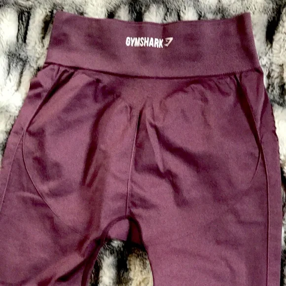 Gym shark 🦈 lavender, extra booty sculpting 🍑, and, fabric perfect for gym! - Picture 2 of 3